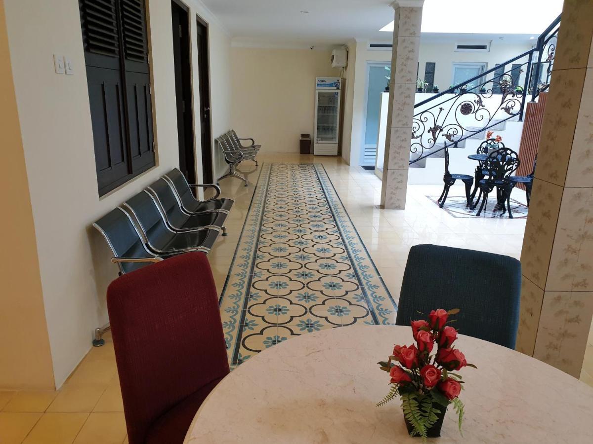 Malioboro Place Yogyakarta Exterior photo