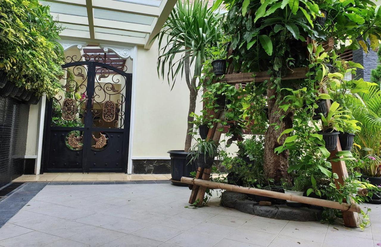 Malioboro Place Yogyakarta Exterior photo